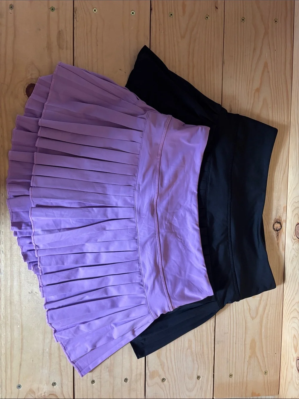 Goldhinge revolve lot of 2 pleated skorts size M